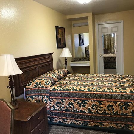 Hacienda Motel Ескондидо Екстериор снимка