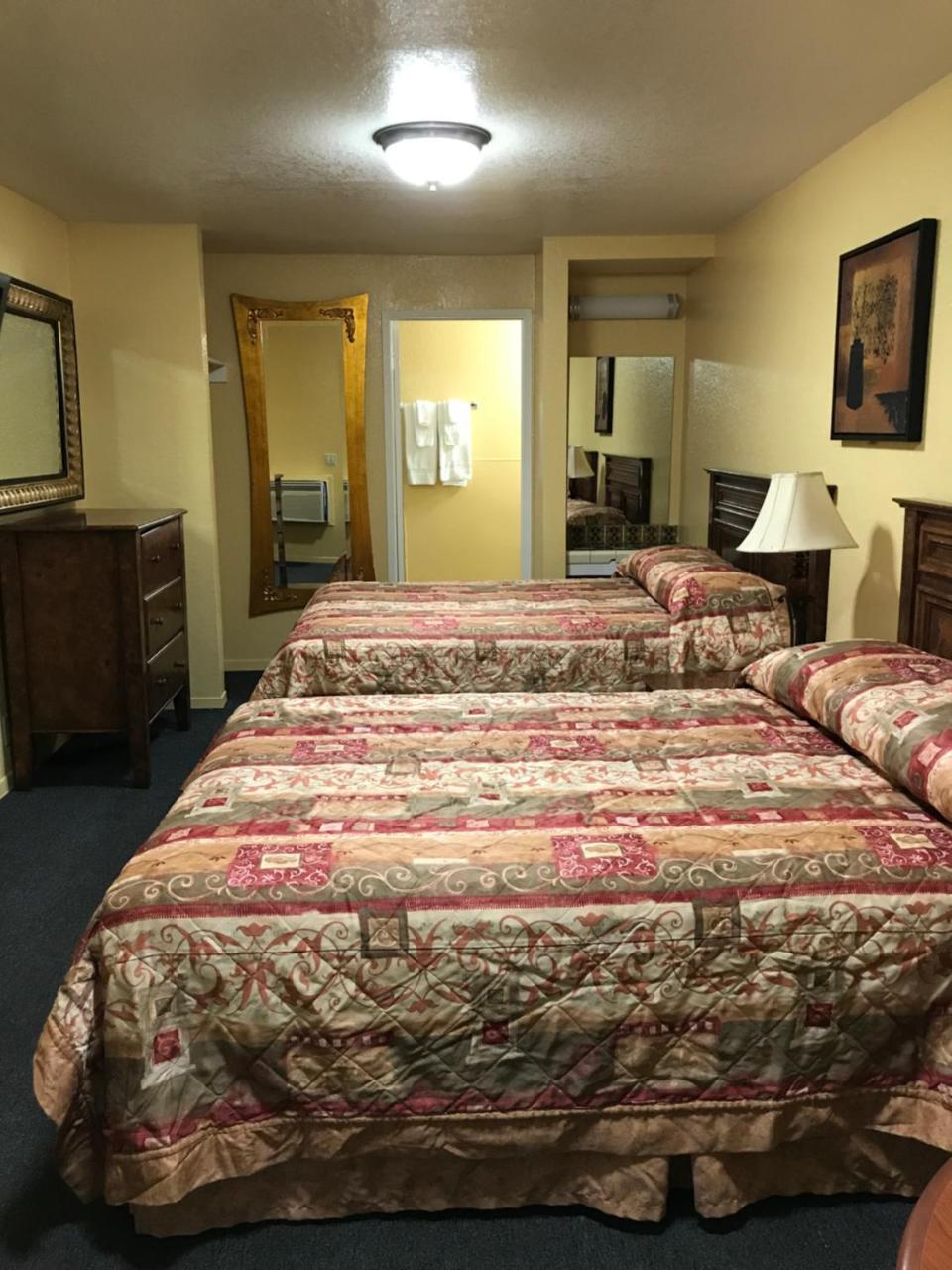 Hacienda Motel Ескондидо Екстериор снимка