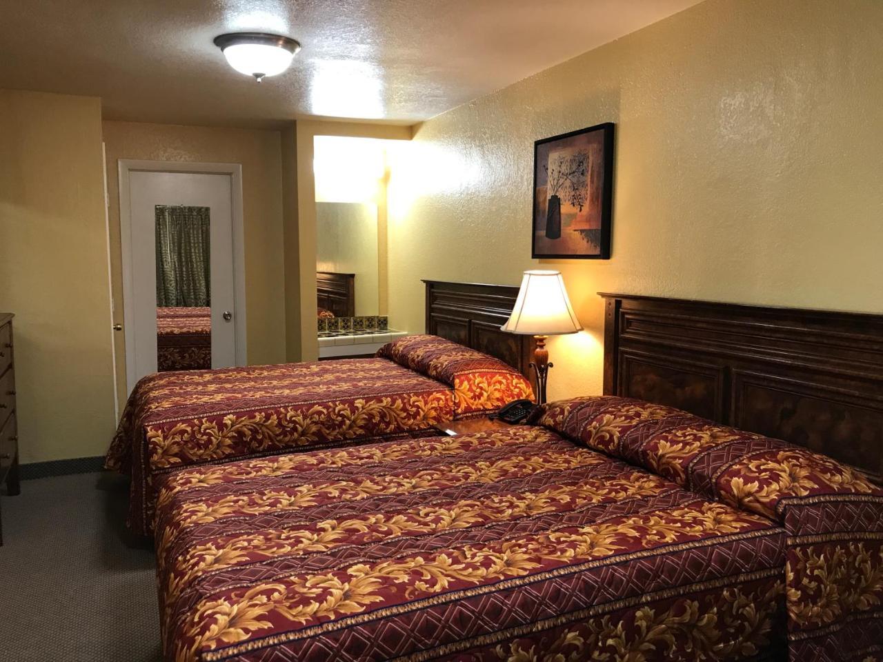 Hacienda Motel Ескондидо Екстериор снимка