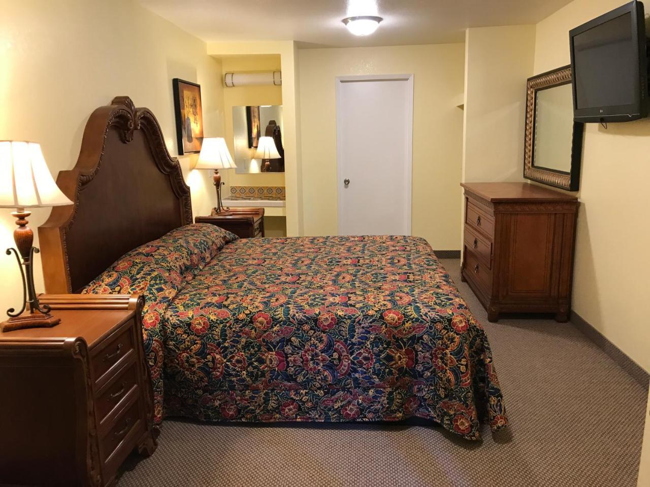 Hacienda Motel Ескондидо Екстериор снимка